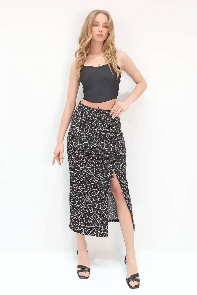 Trend Alacati Stili Ženska suknja Alc-X13766, Midi, Crno-bela