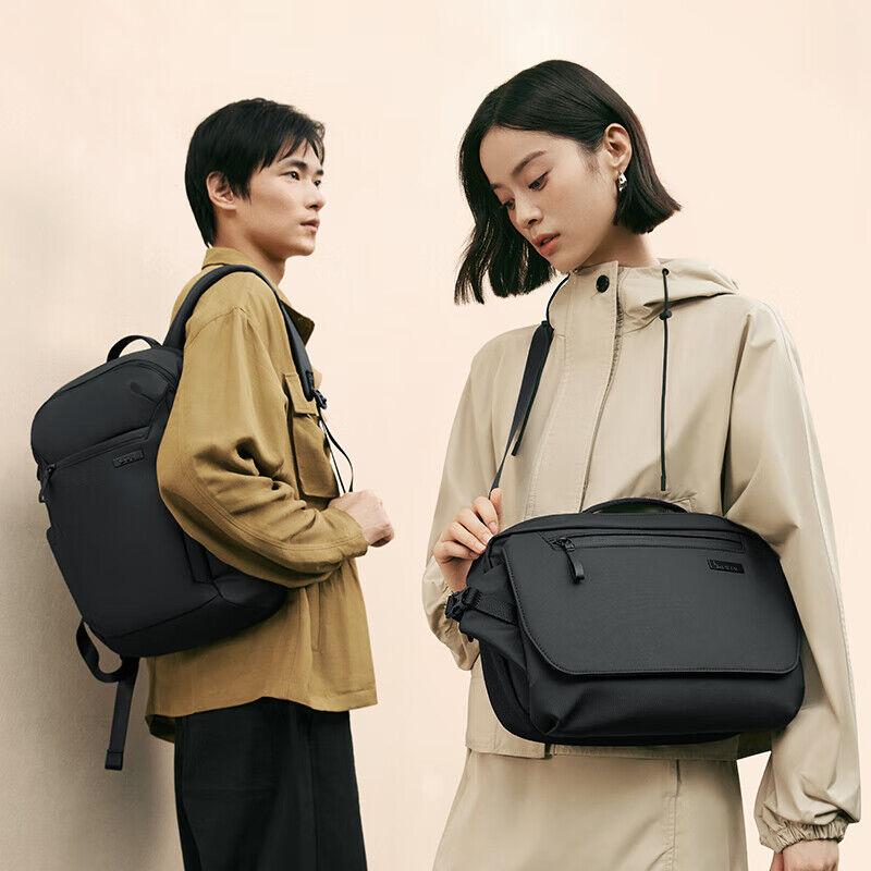 Oiwas Unisex ranac, Crni