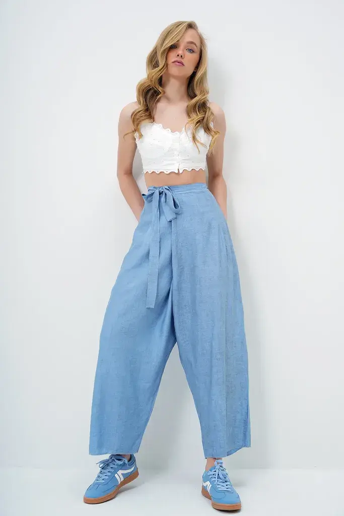 Trend Alacati Stili Ženske pantalone Alc-X13896, Široke nogavice, Plave