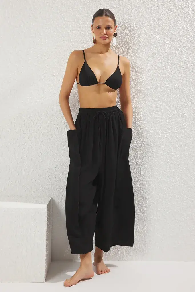 Trendyol Milla Ženske pantalone Tbess24Pl00007, Crne