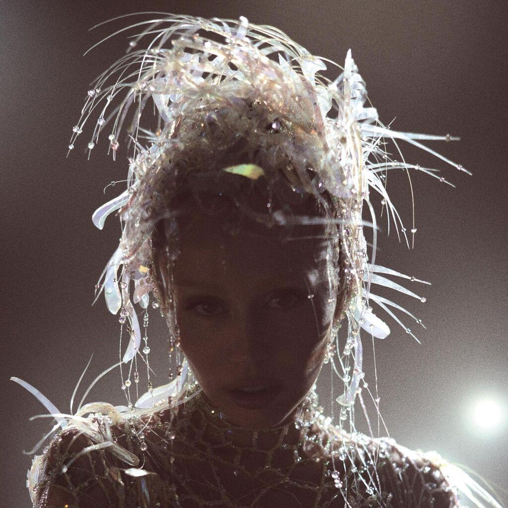 Miley Cyrus - Something Beautiful