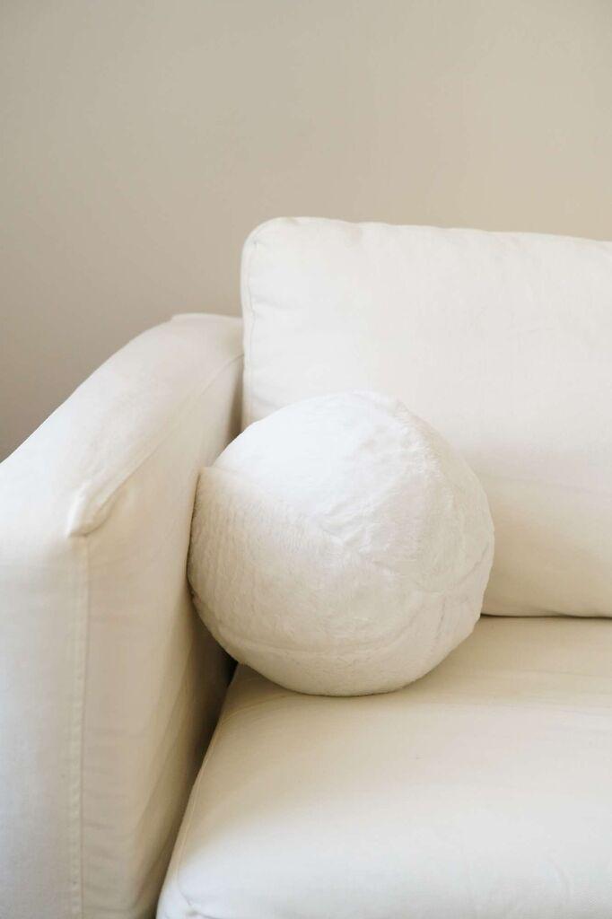 Aberto Design Ukrasni jastuk Pelus Top, 25x25x25 cm, Beli