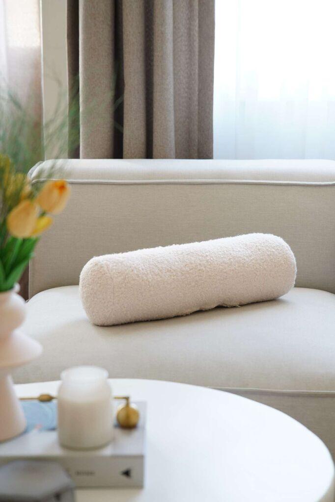 Aberto Design Ukrasni jastuk Teddy Roller, 50x14x14 cm, Beli