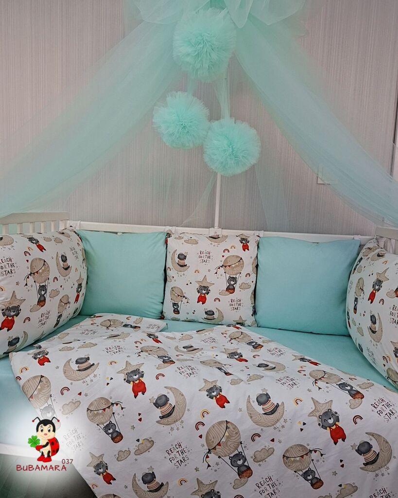 Bubamara037 Set posteljine za krevetac sa ogradicom od jastuka Meda, Menta