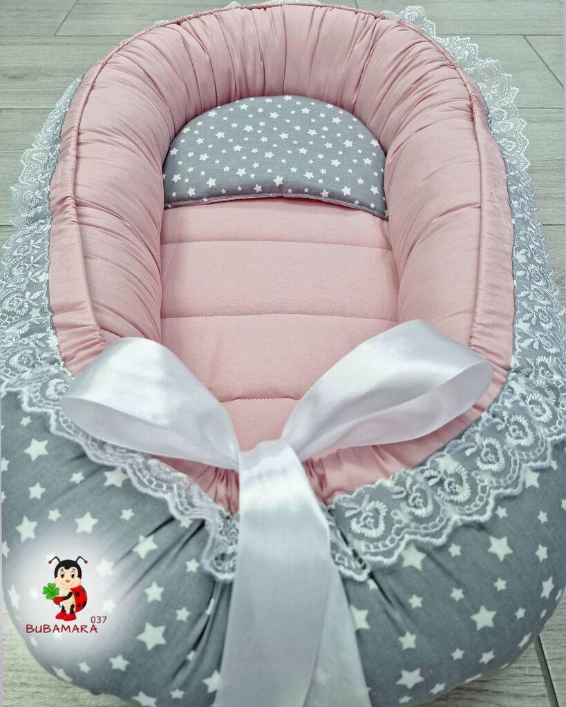 Bubamara037 Gnezdo za bebe Zvezdice, Sivo-roze