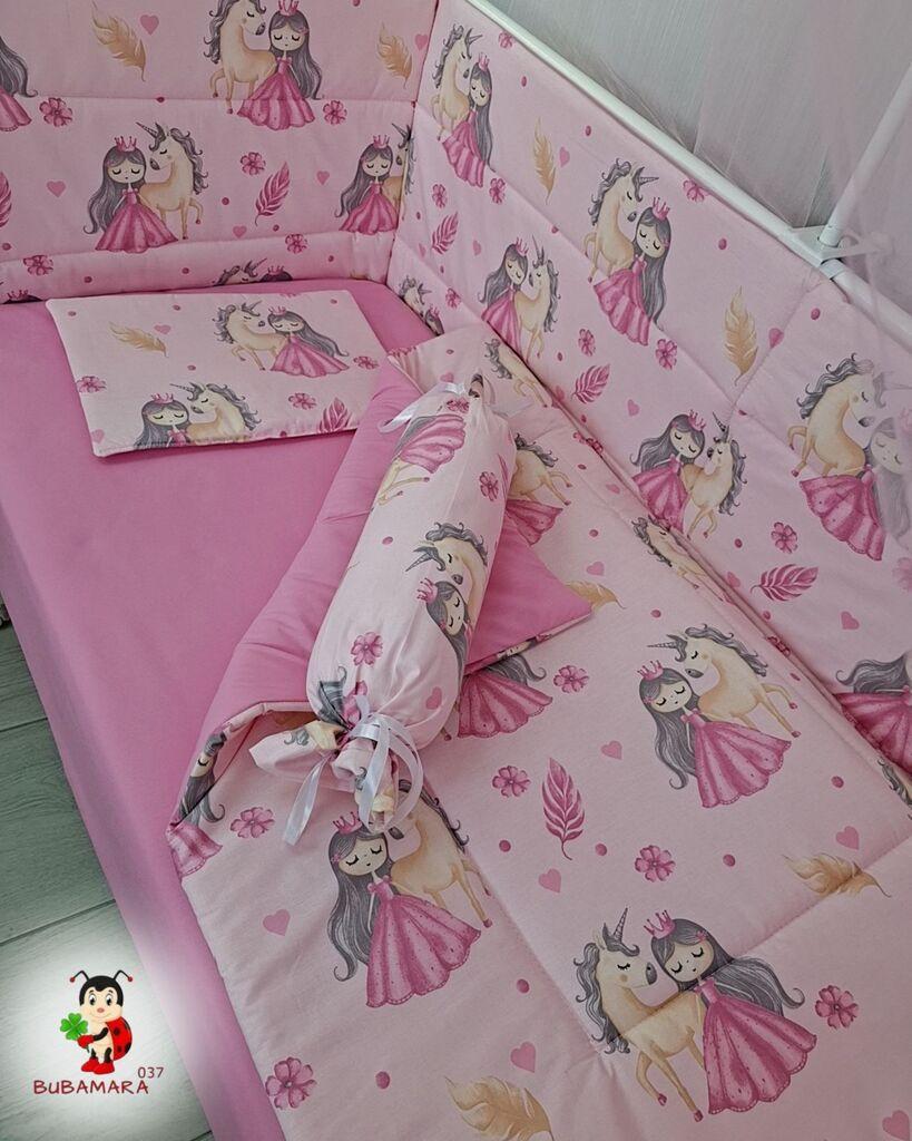 Bubamara037 Set posteljine za krevetac sa ravnom ogradicom Princeza i jednorog, Roze