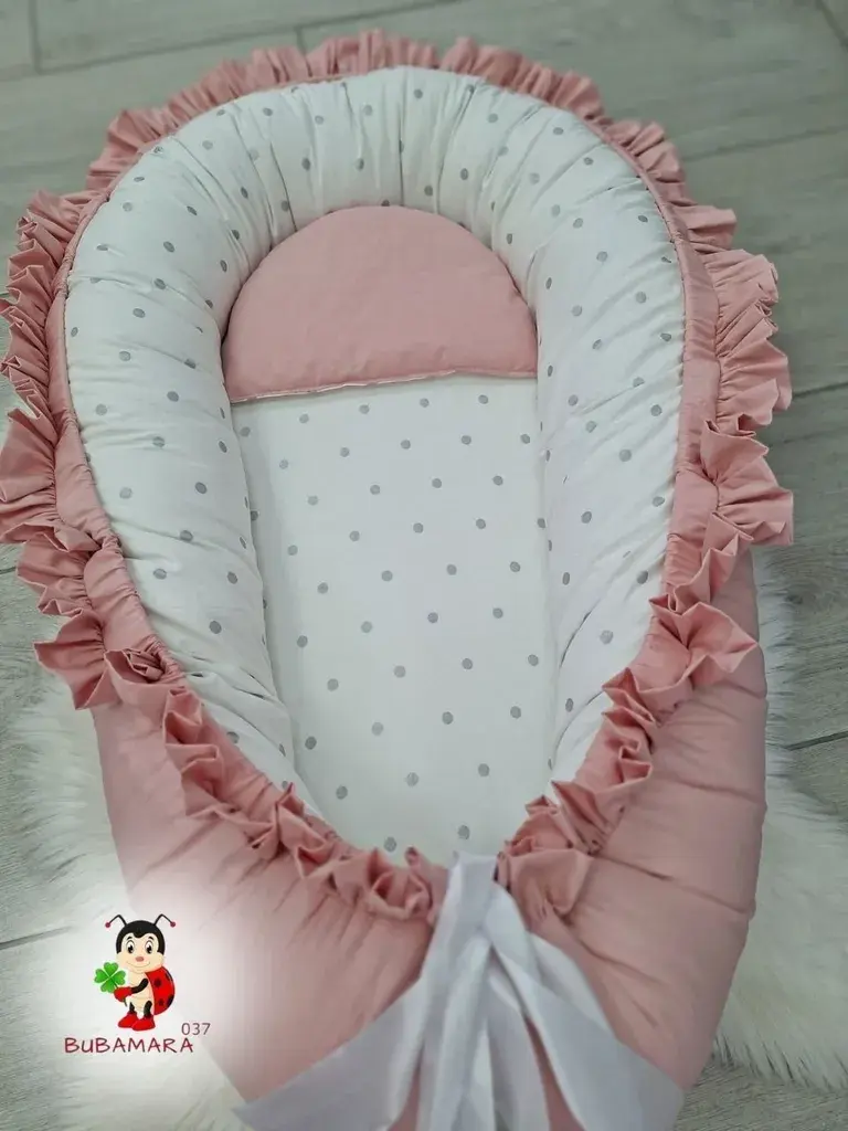 Bubamara037 Gnezdo za bebe sa karnerom Srebrne tufne, Roze