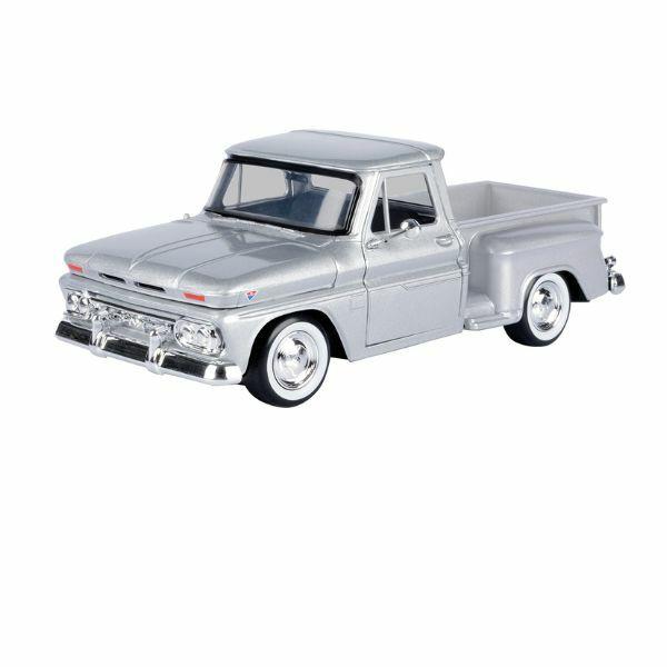 Motor Max Metalni model automobila 1966 GMC C1000 Fenderside, 1:24, Srebrne boje