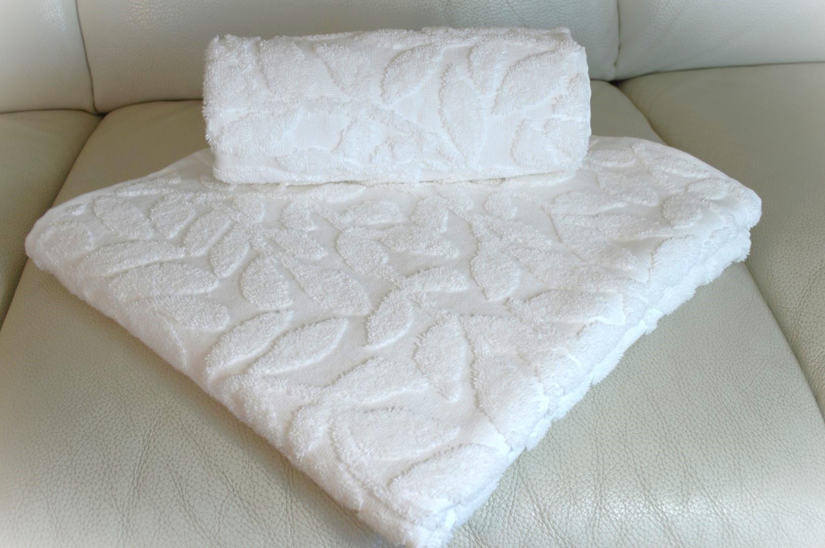 BLUE BELL Peškir Leaves 50x90cm, Beli