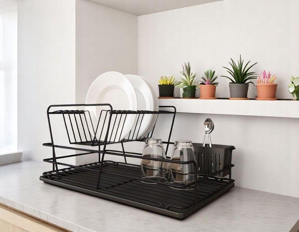 Hermia Sušač posuđa, Crni