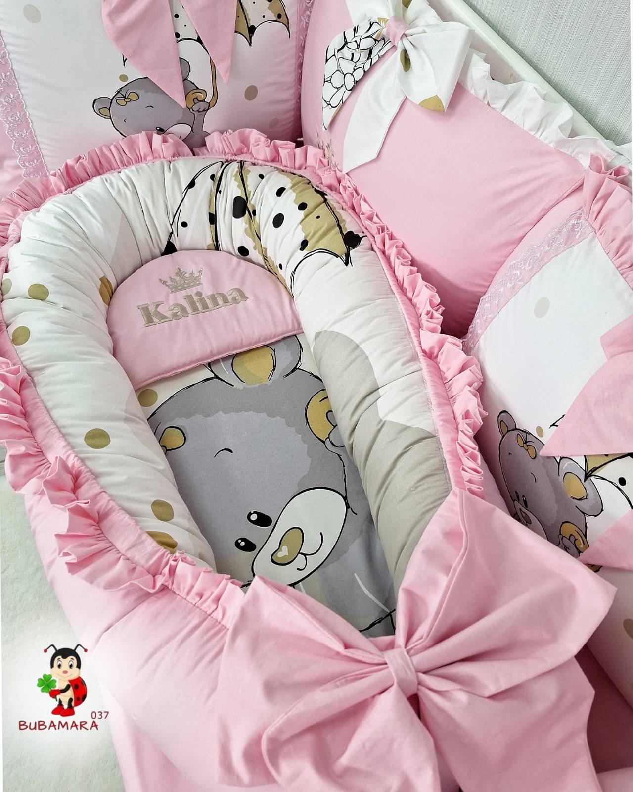 Bubamara037 Gnezdo za bebe sa karnerom Medvedić, Roze-Belo