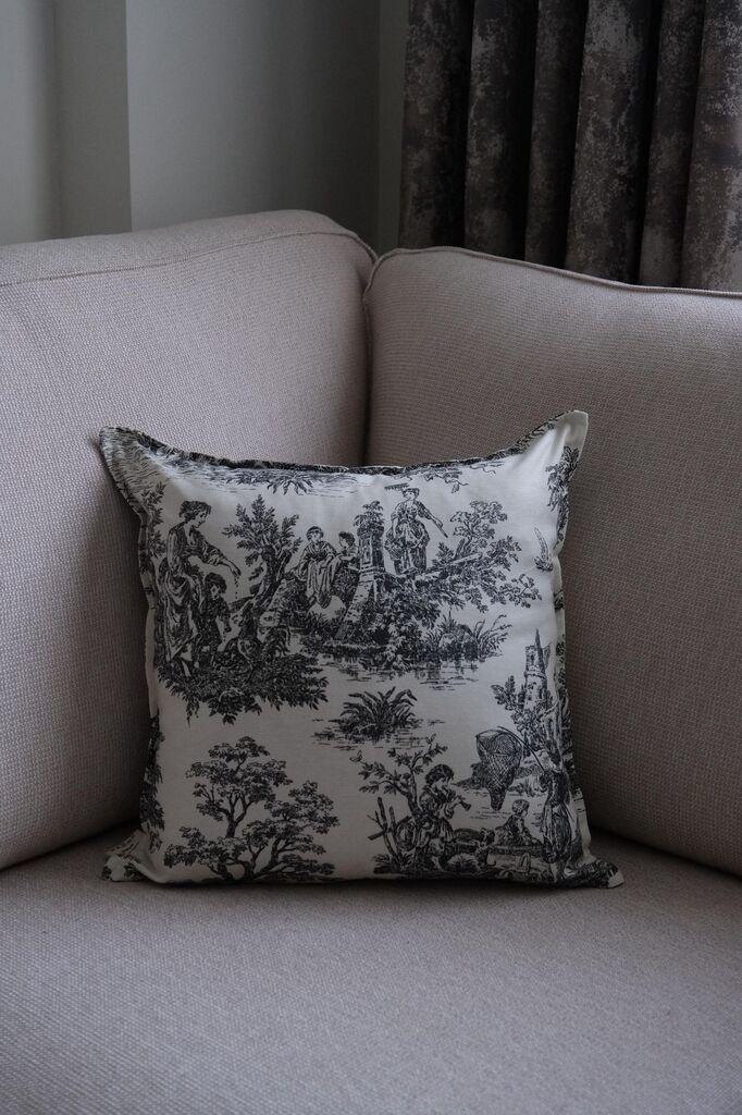 Aberto Design Dekorativna jastučnica BST061, 45 x 45 cm, Crna-bela