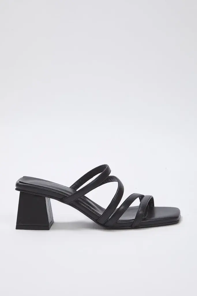 Trendyol Shoes Ženske papuče Takss25To00065, Crne