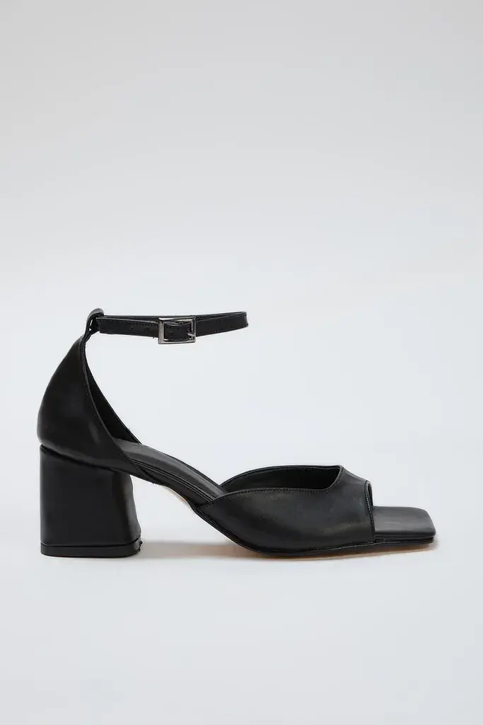 Trendyol Shoes Ženske cipele Takss25To00015, Crne