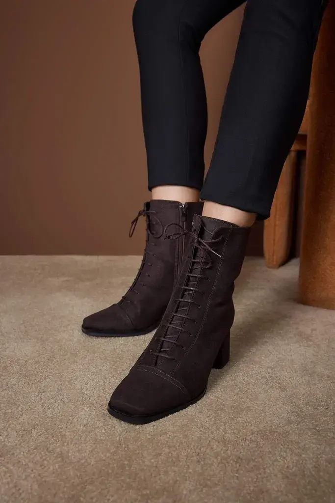 Trendyol Shoes Crne Ženske čizme Takaw26Bo00074, Braon
