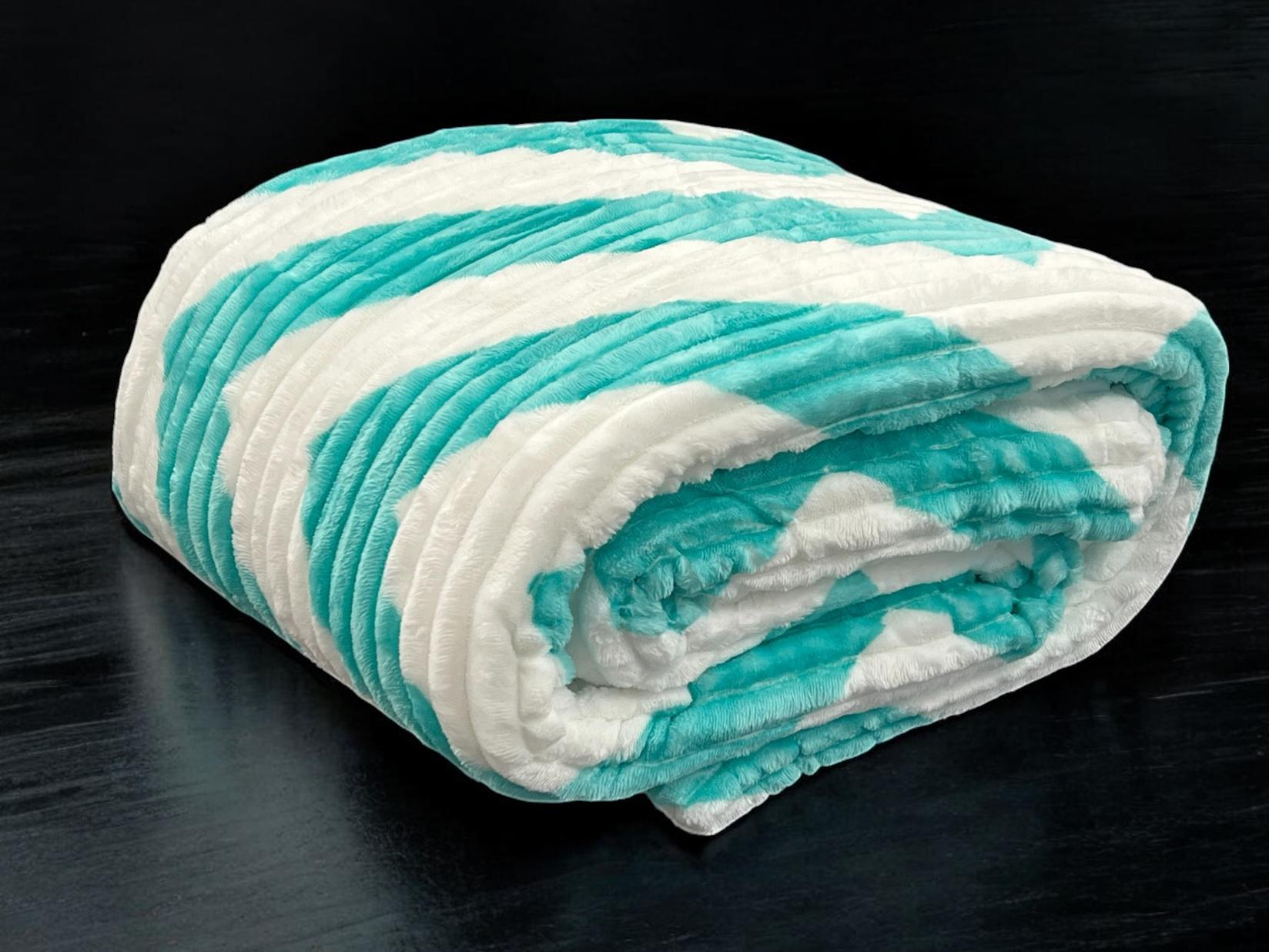 VIKTORIJA Ćebe Cik Cak 200x200cm