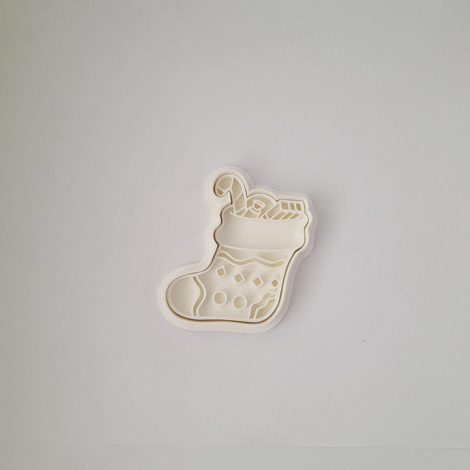 KREATIVNI SLATKIŠI Modla za kolače i ukrase Čarapa sa poklonima, 5 cm, Bela