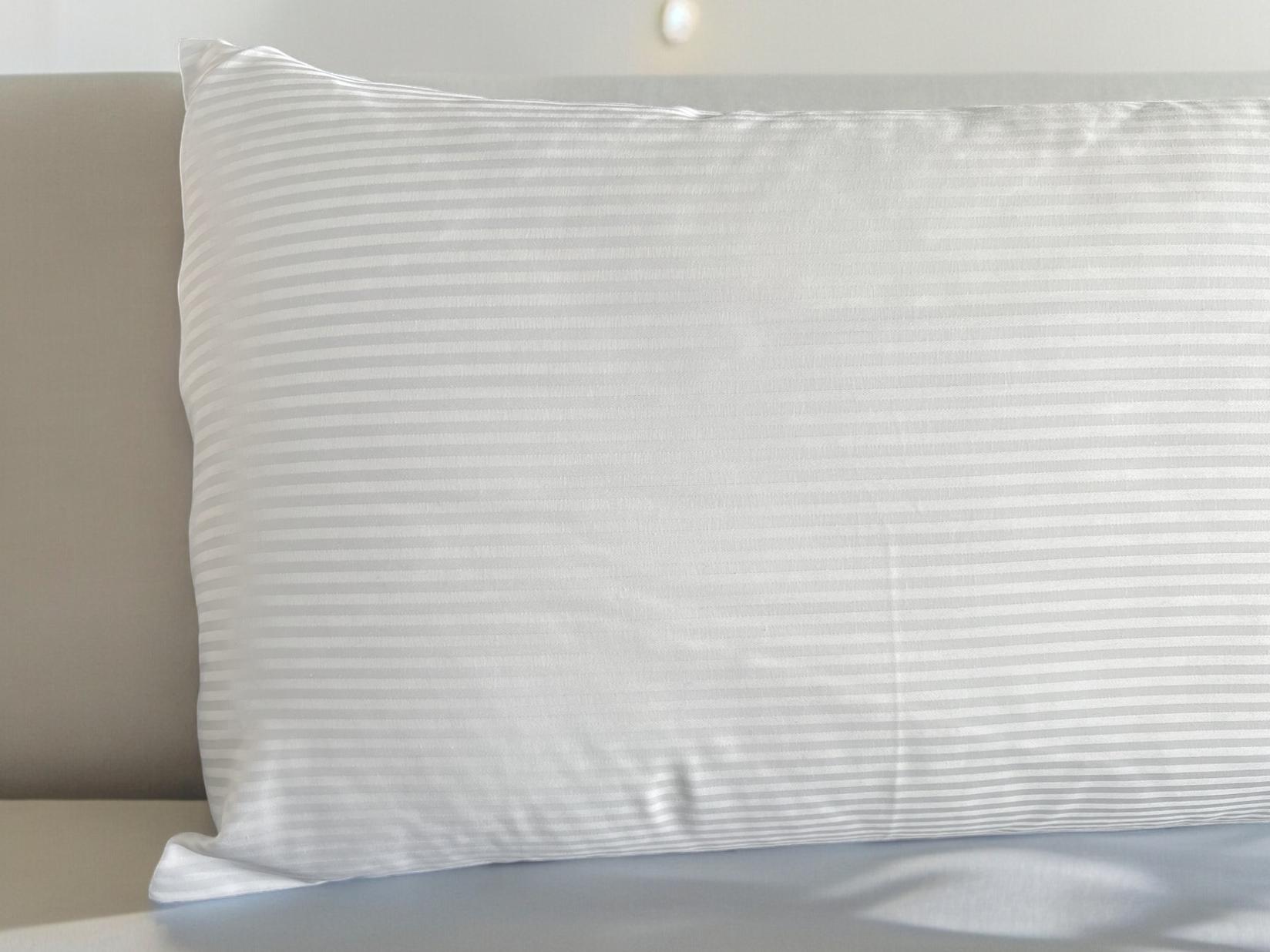 VIKTORIJA Jastučnica printED 40x60cm Model E3, Bela