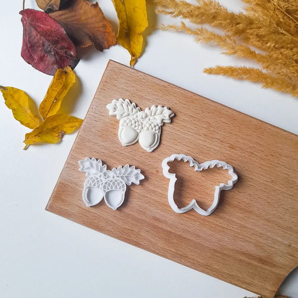 KREATIVNI SLATKIŠI Modla za kolače i ukrase Žirići, 6 cm, Bela