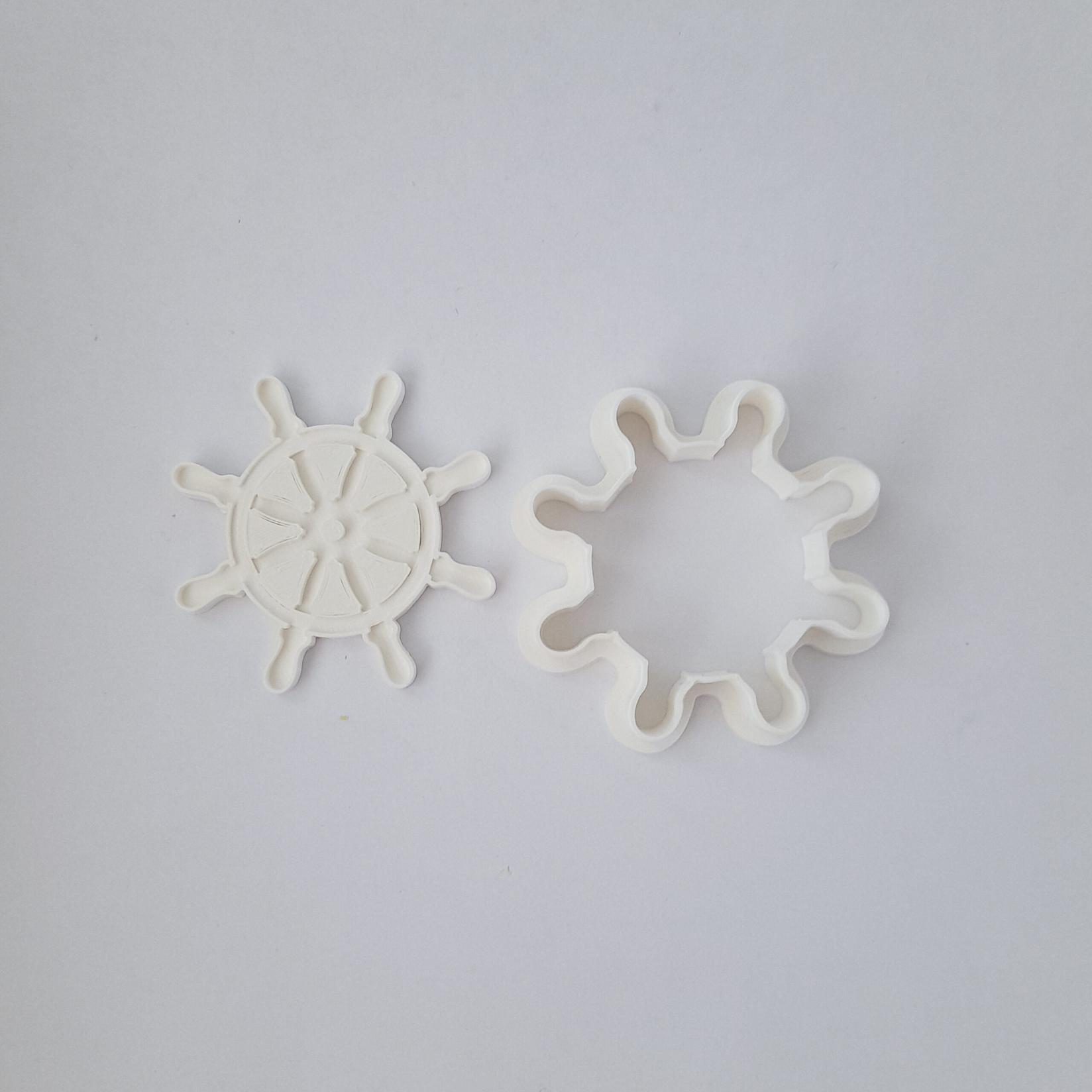 KREATIVNI SLATKIŠI Modla za kolače i ukrase Kormilo, 5 cm, Bela