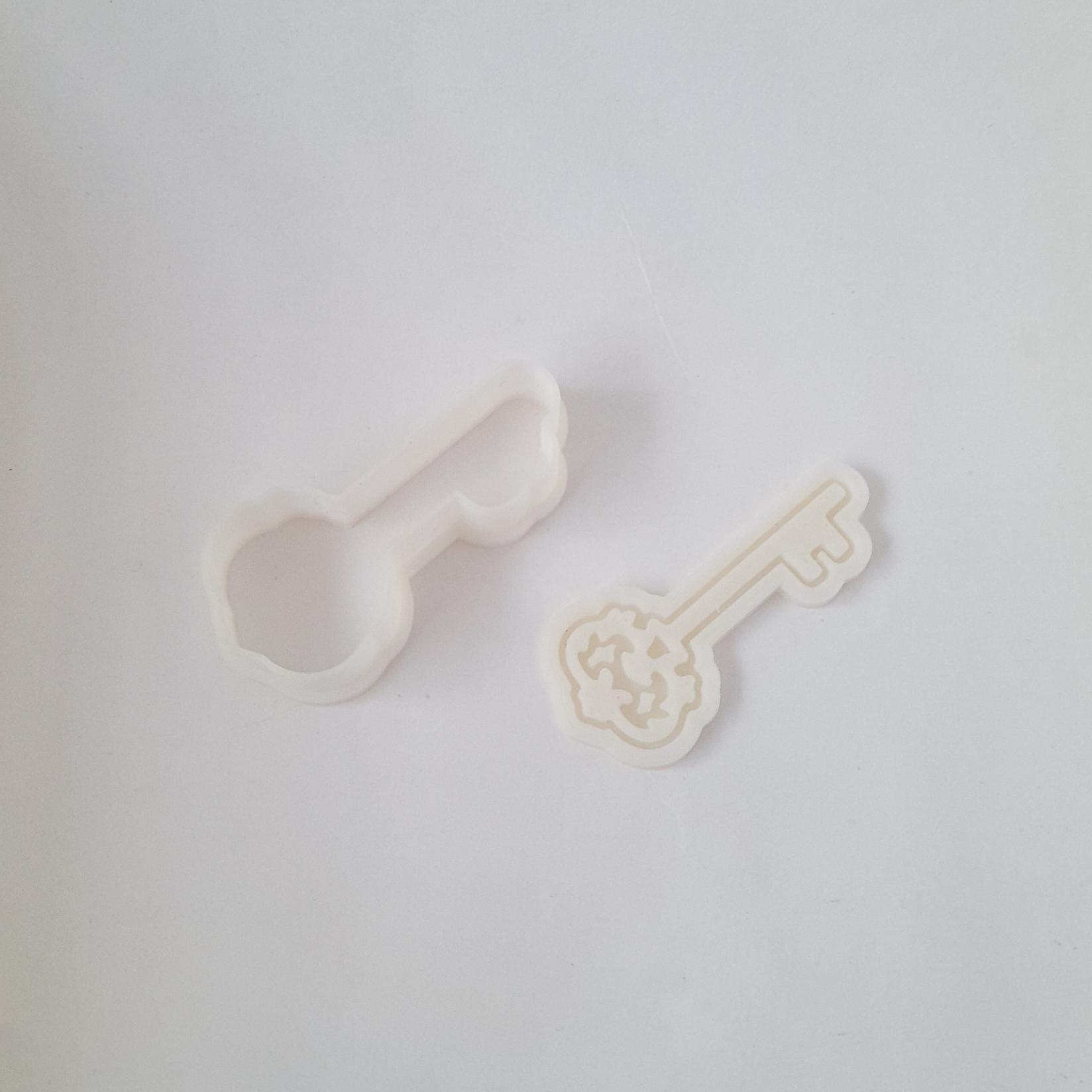 KREATIVNI SLATKIŠI Modla za kolače i ukrase Ključ, 6 cm, Bela