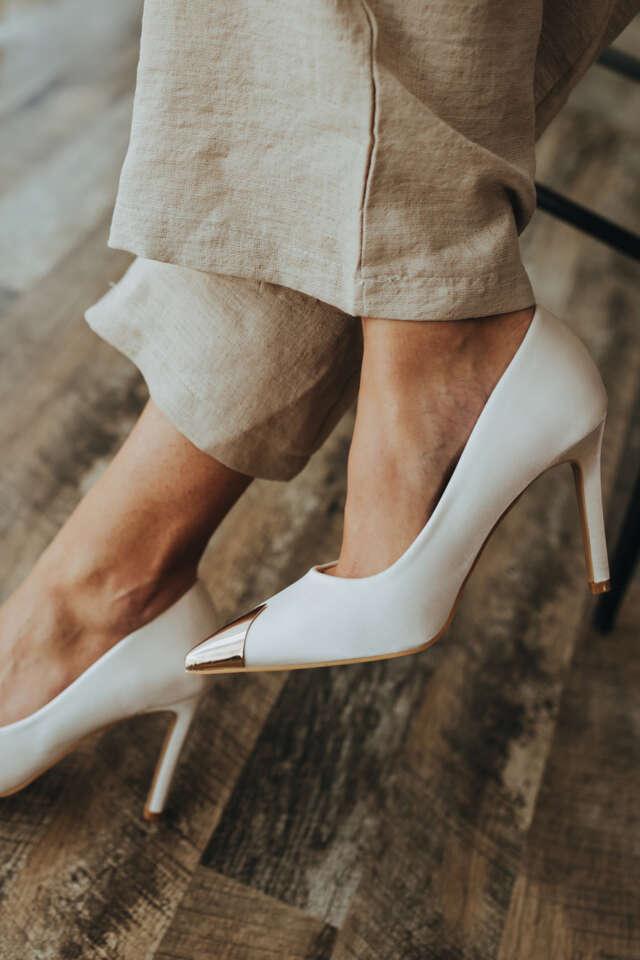 Ženske salonke, Bele