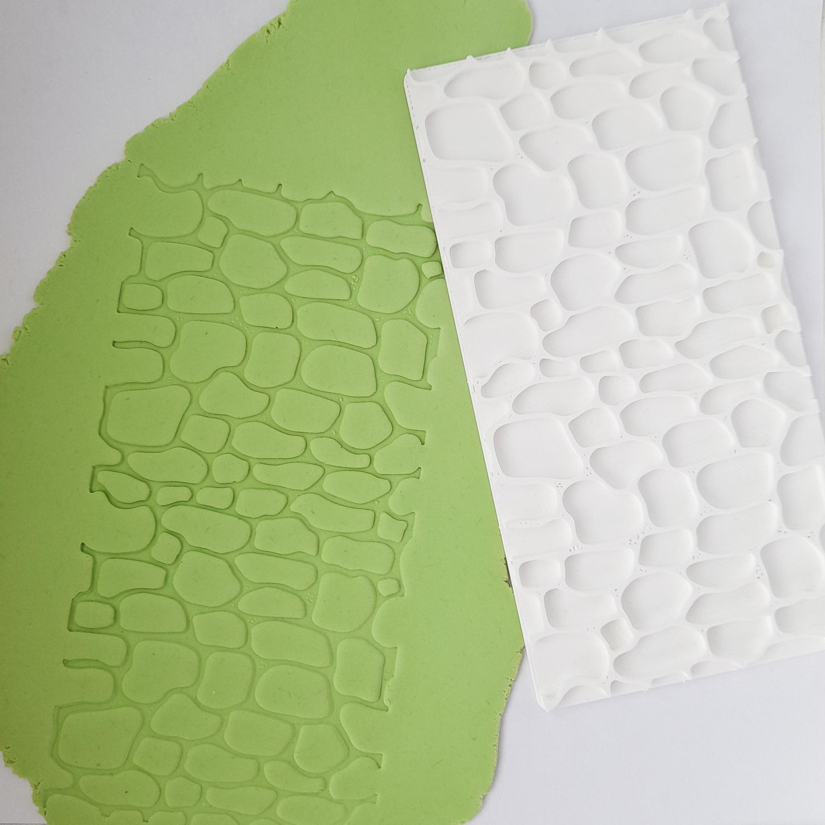 KREATIVNI SLATKIŠI Emboser pločica za dekorisanje kolača Kamen, 8x16 cm, Bela