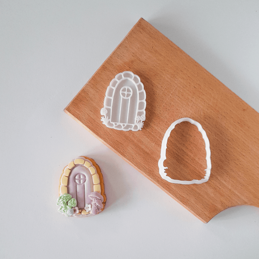 KREATIVNI SLATKIŠI Modla za kolače Vrata šumske kuće, 8 cm, Bela