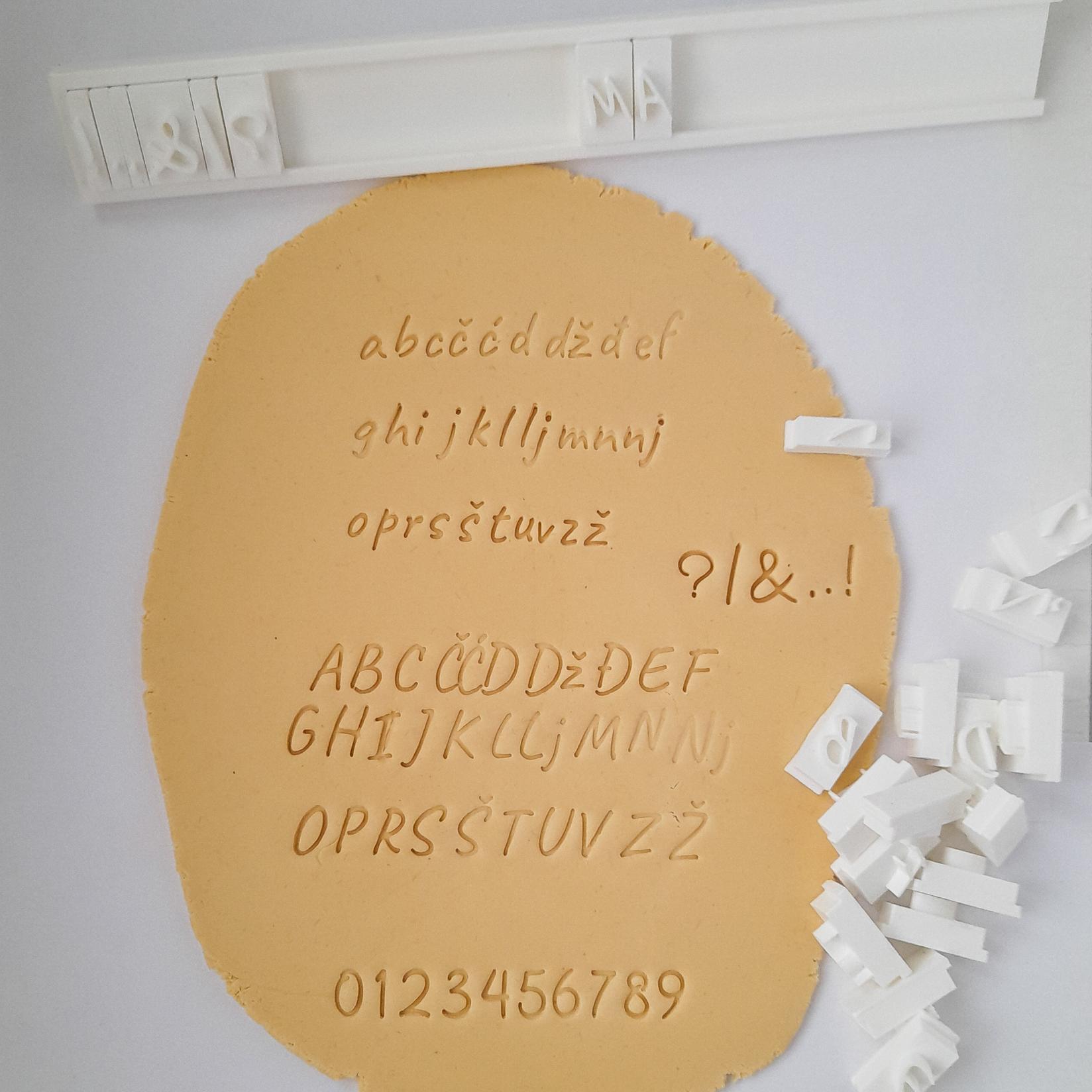 KREATIVNI SLATKIŠI Set utiskivača za ispisivanje teksta Abeceda, 1 cm, Beli