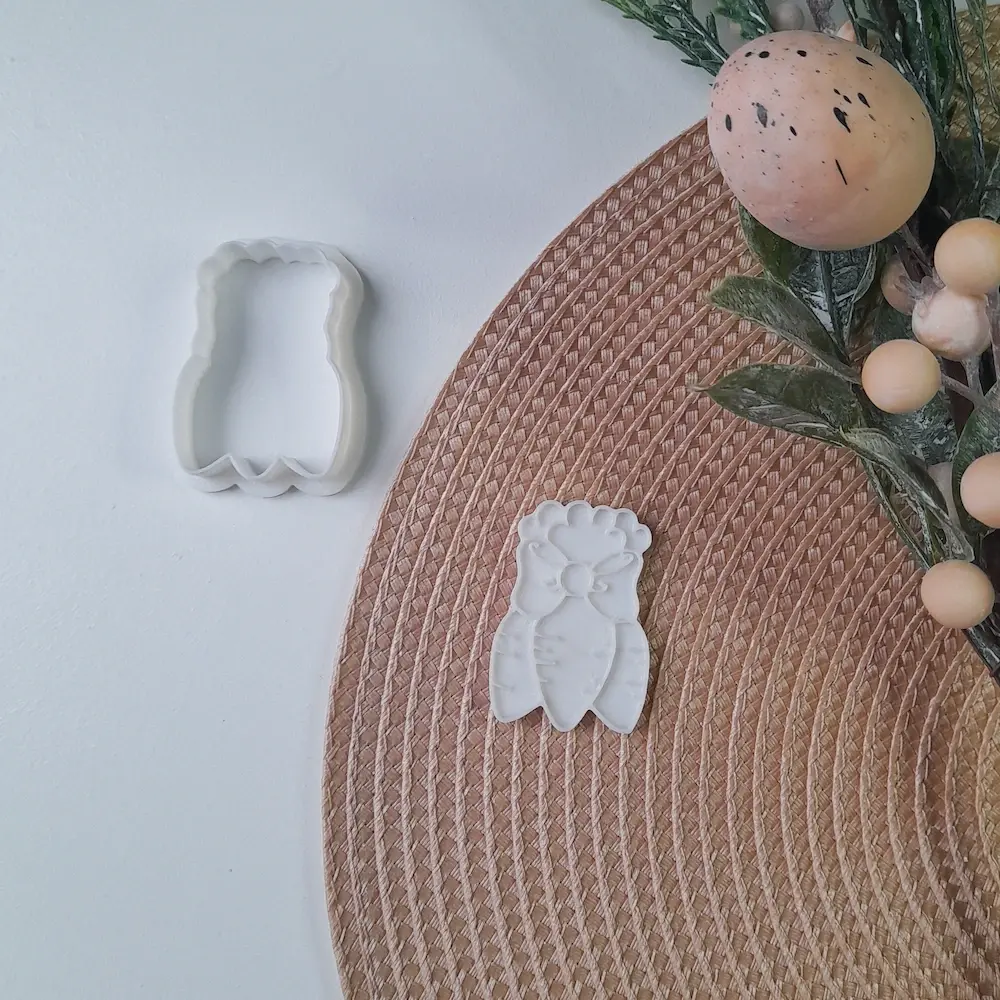 KREATIVNI SLATKIŠI Modla za kolače i ukrase Šargarepa, 7 cm, Bela