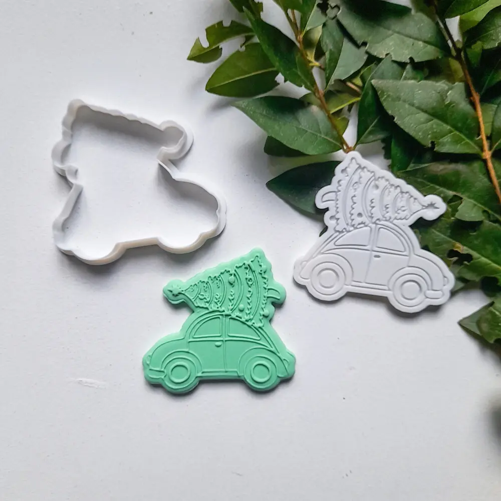 KREATIVNI SLATKIŠI Modla za kolače i ukrase Jelka na autu, 8 cm, Bela