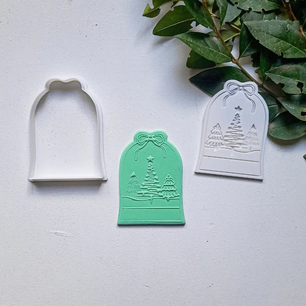 KREATIVNI SLATKIŠI Modla za kolače i ukrase Kugla sa jelkama, 8 cm, Bela