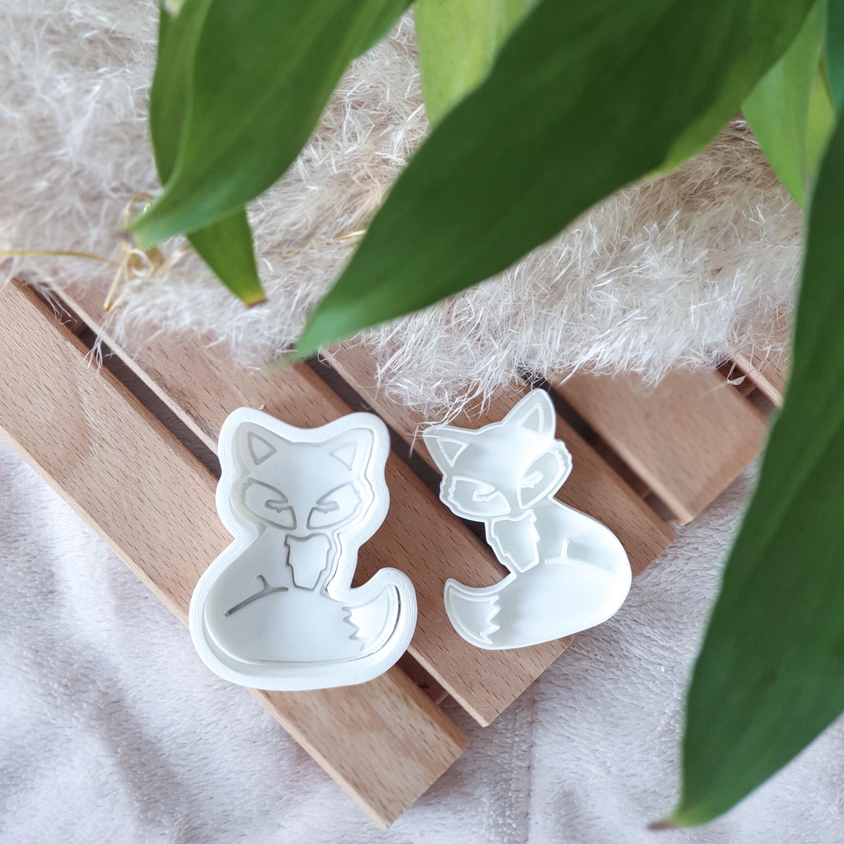KREATIVNI SLATKIŠI Modla za kolače i ukrase, Lija, 6 cm, Bela