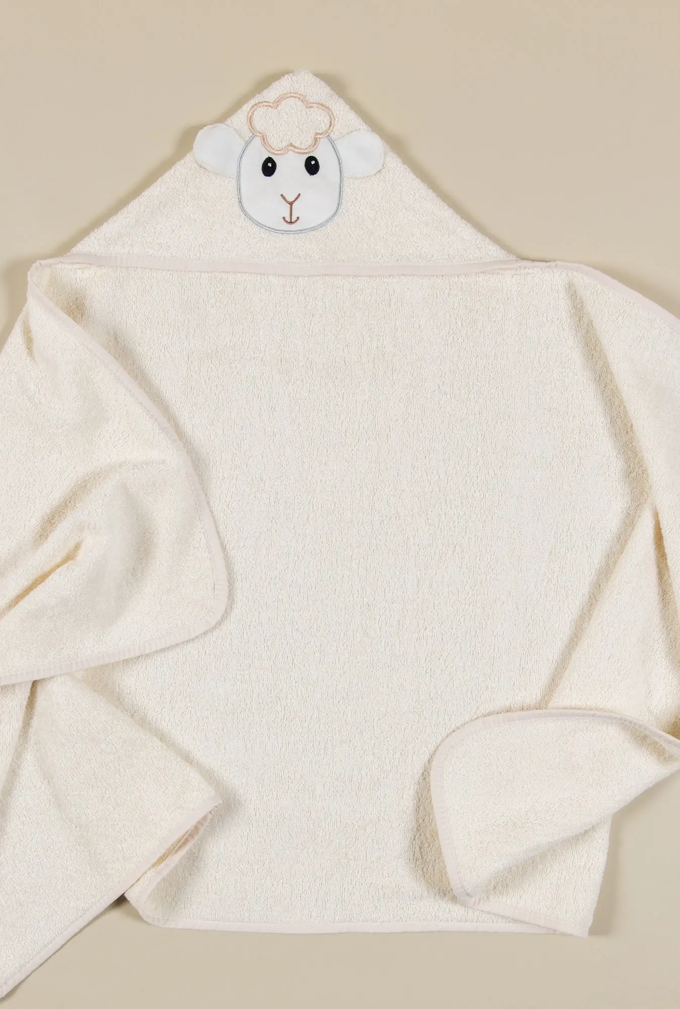 Stefan Peskir kapuljača sa vezom ovčica 60x120 Krem