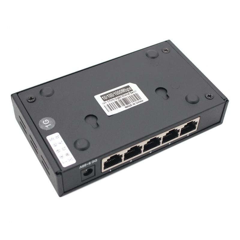 Switch 5-Port, 10/100/1000 Mbps, Crni