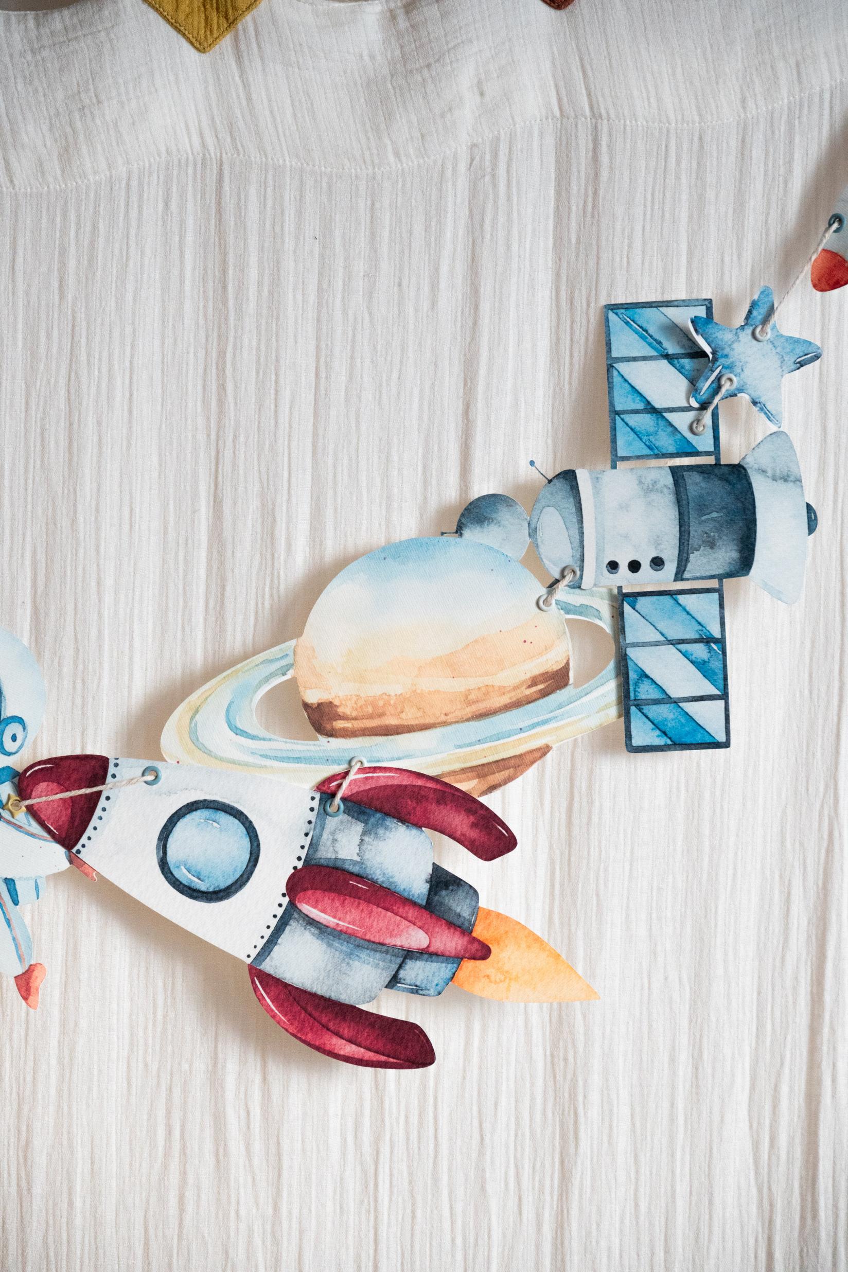 It's a moms world Girlanda za dečiju sobu Svemir