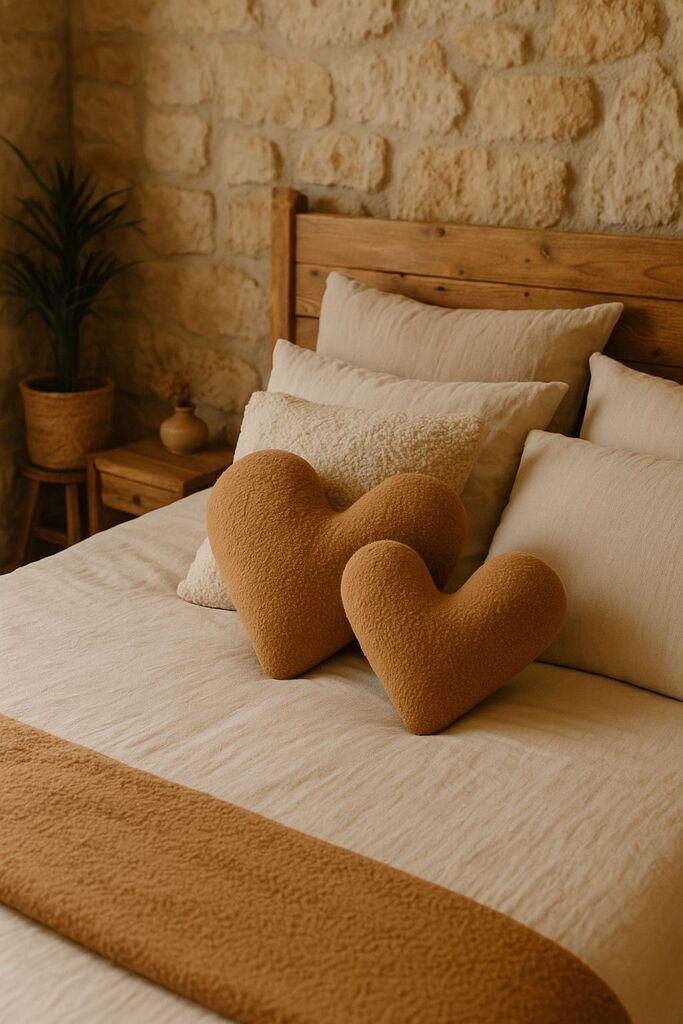 Aberto Design Dekorativni jastuk Kalp, 42x45x12 cm, Braon