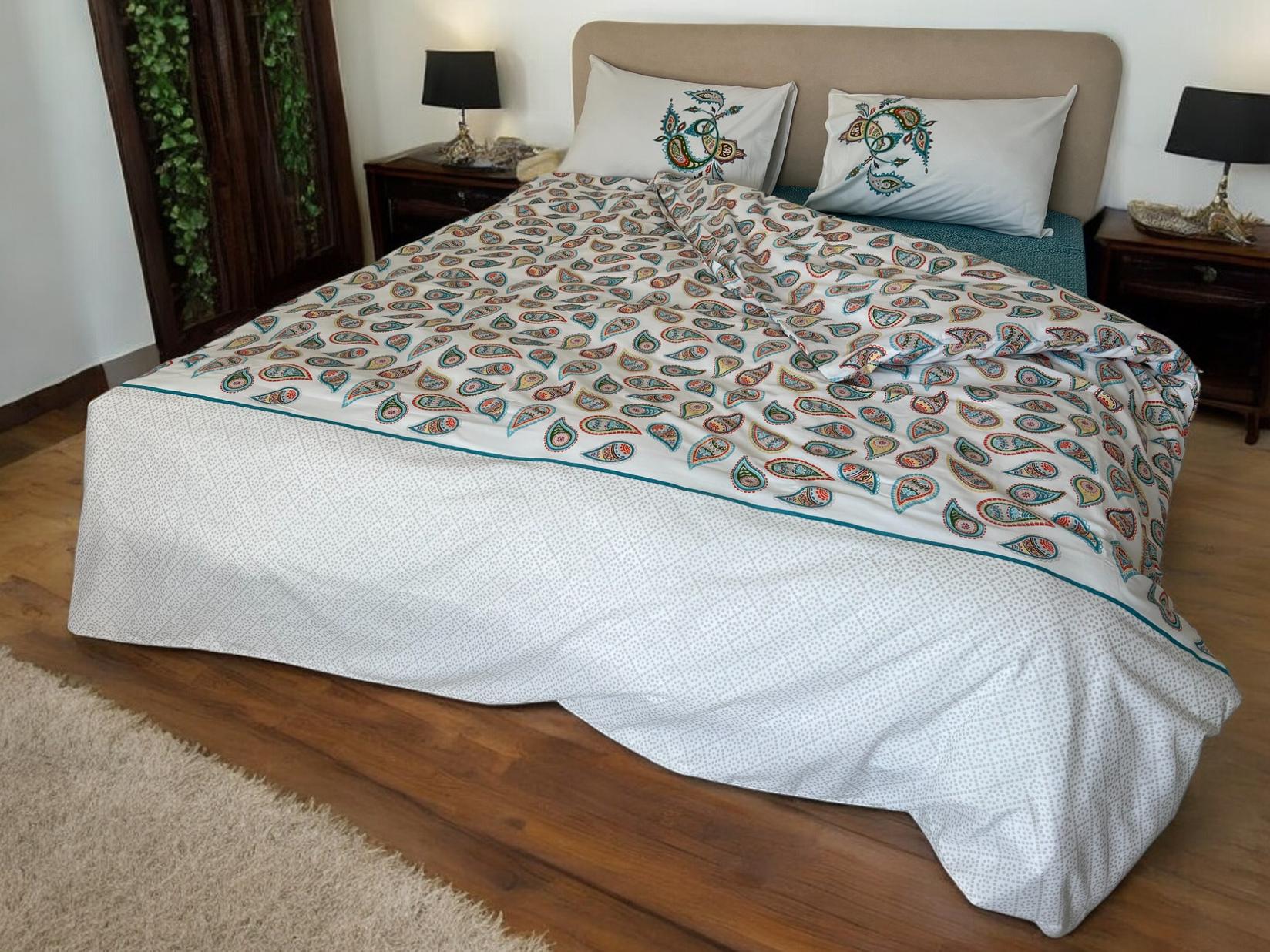 Posteljina za francuski ležaj sa štepanom navlakom D17, 200x220cm, Šarena