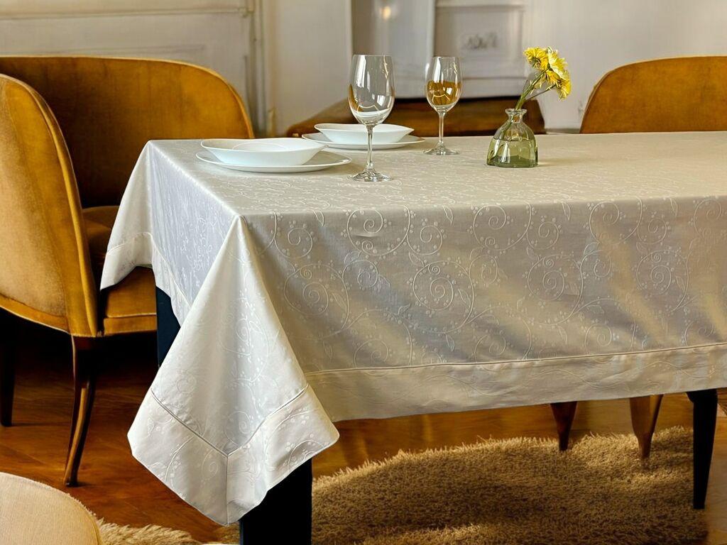 Viktorija Stolnjak Granada, 160x250 cm, Bež