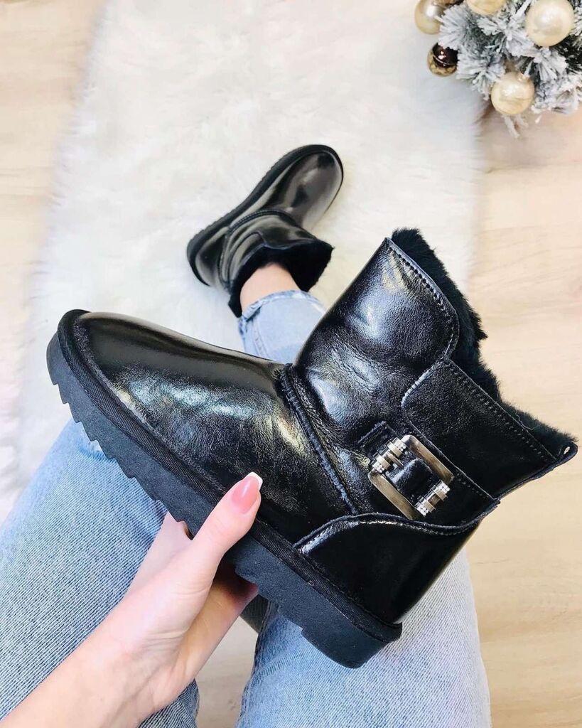 Squareonline Ženske kožne čizme sa krznom, Crne