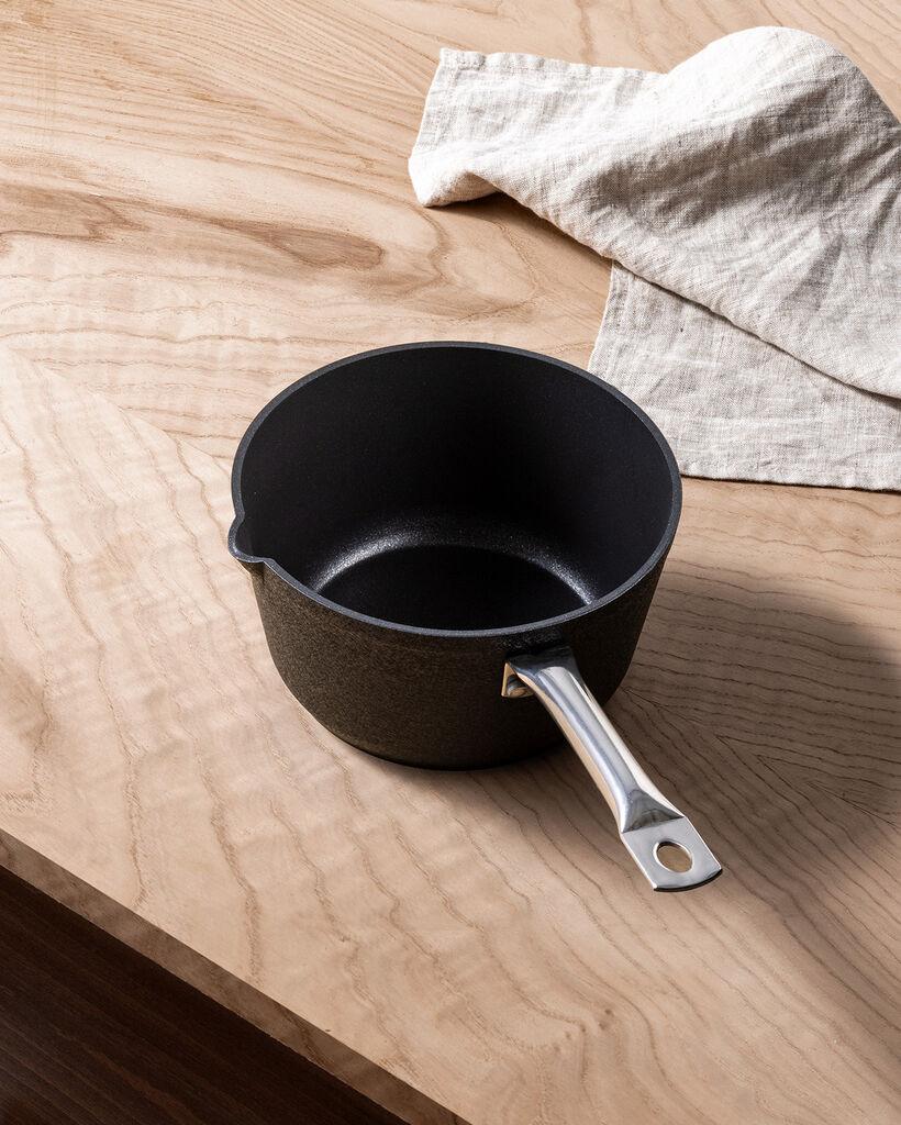 Madame Coco Šerpica za sos Noir Titanium, 16 cm, Crna