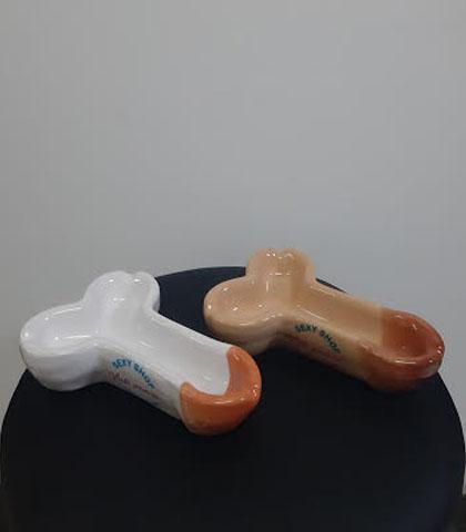 Piksla u obliku penisa, Bela