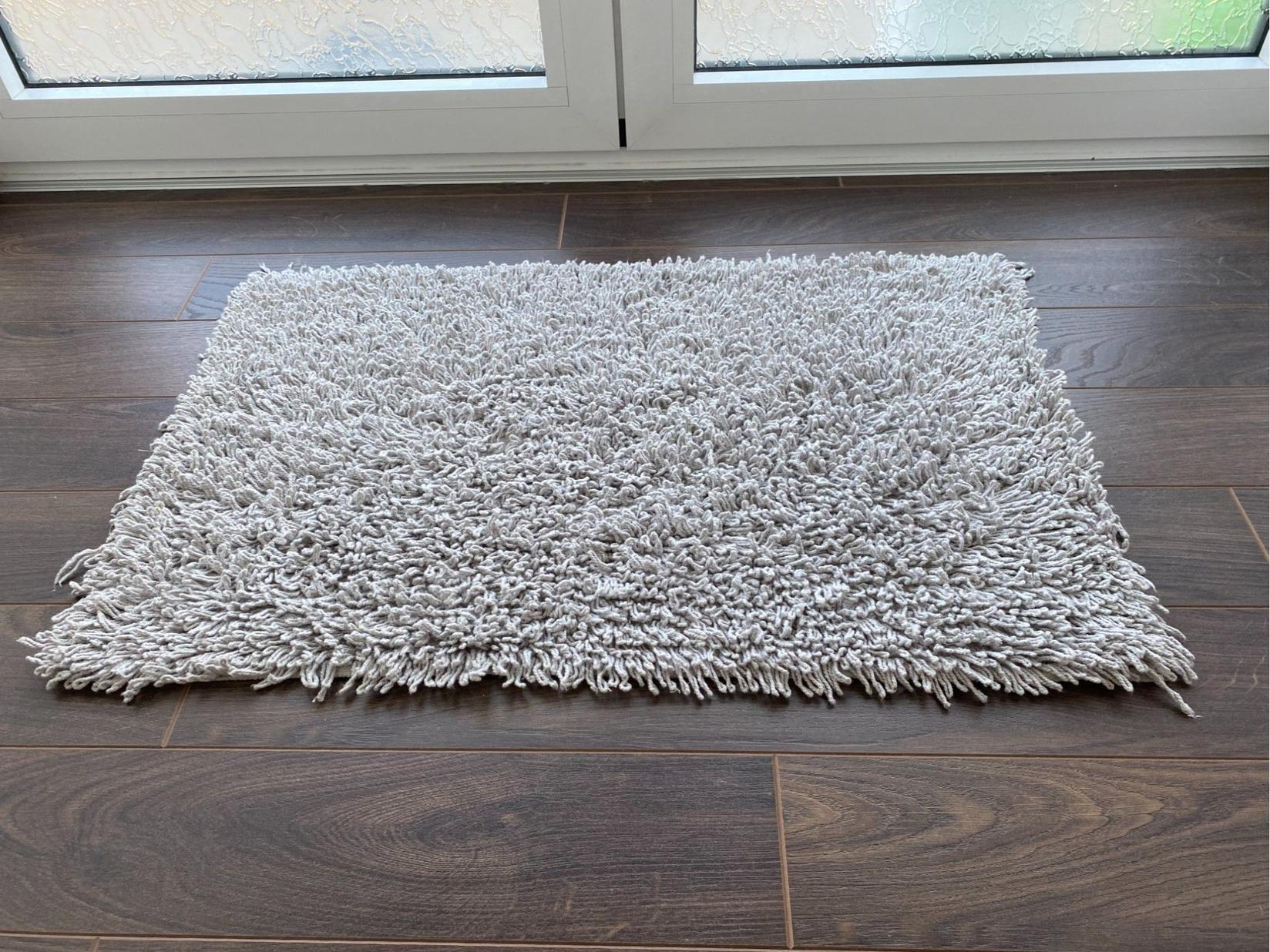 Viktorija Prostirka čupava 50x80cm, Siva