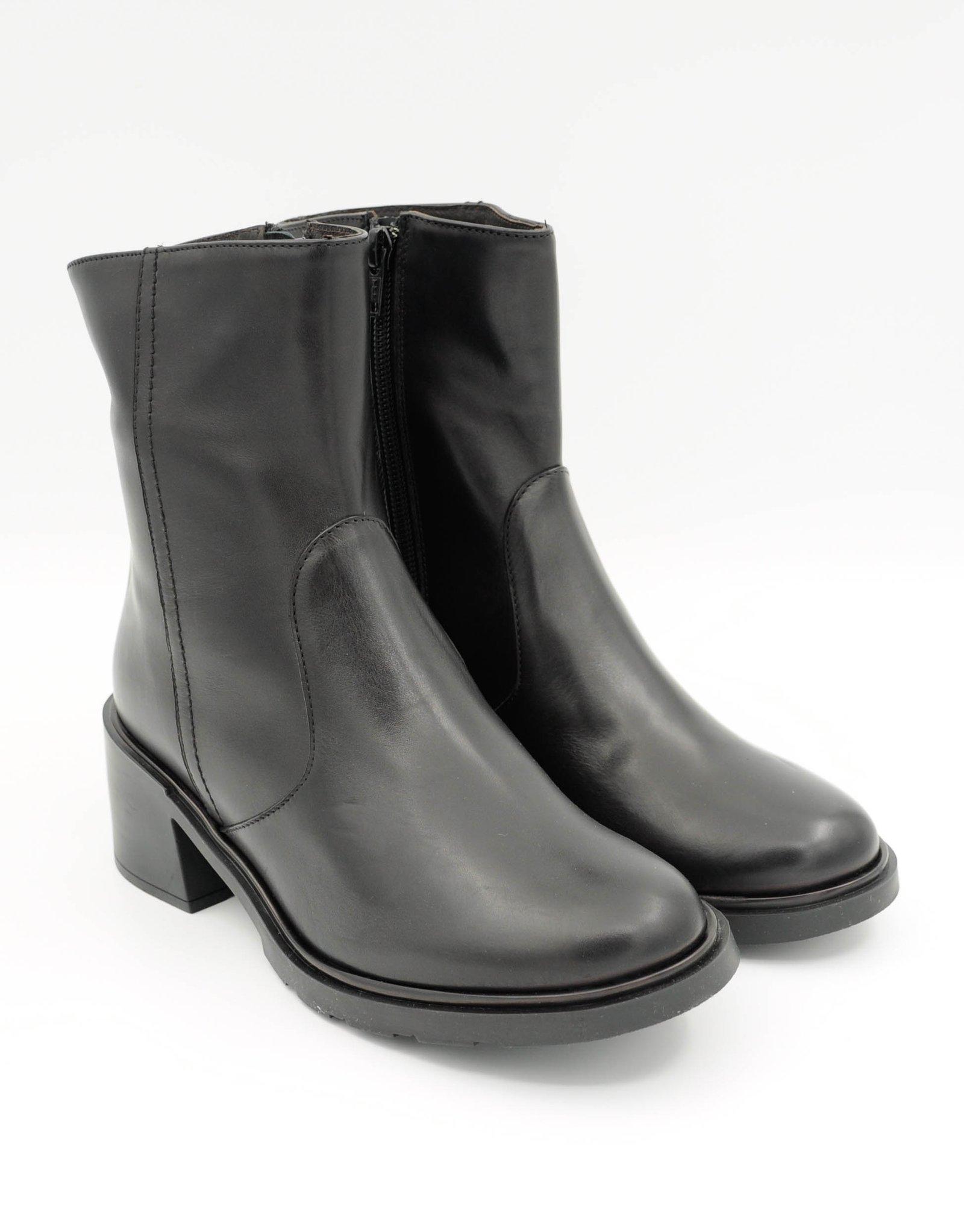 Paar Ženske kožne čizme 53501-1, Crne