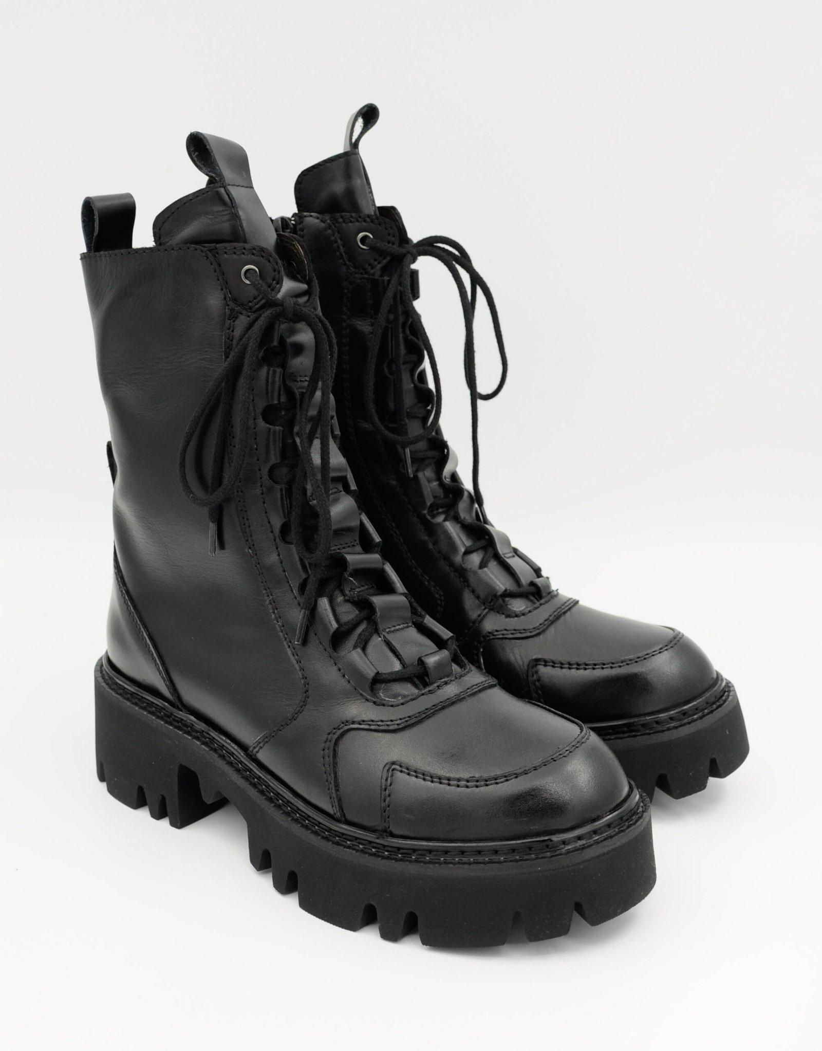 Paar Ženske kožne čizme, Crne