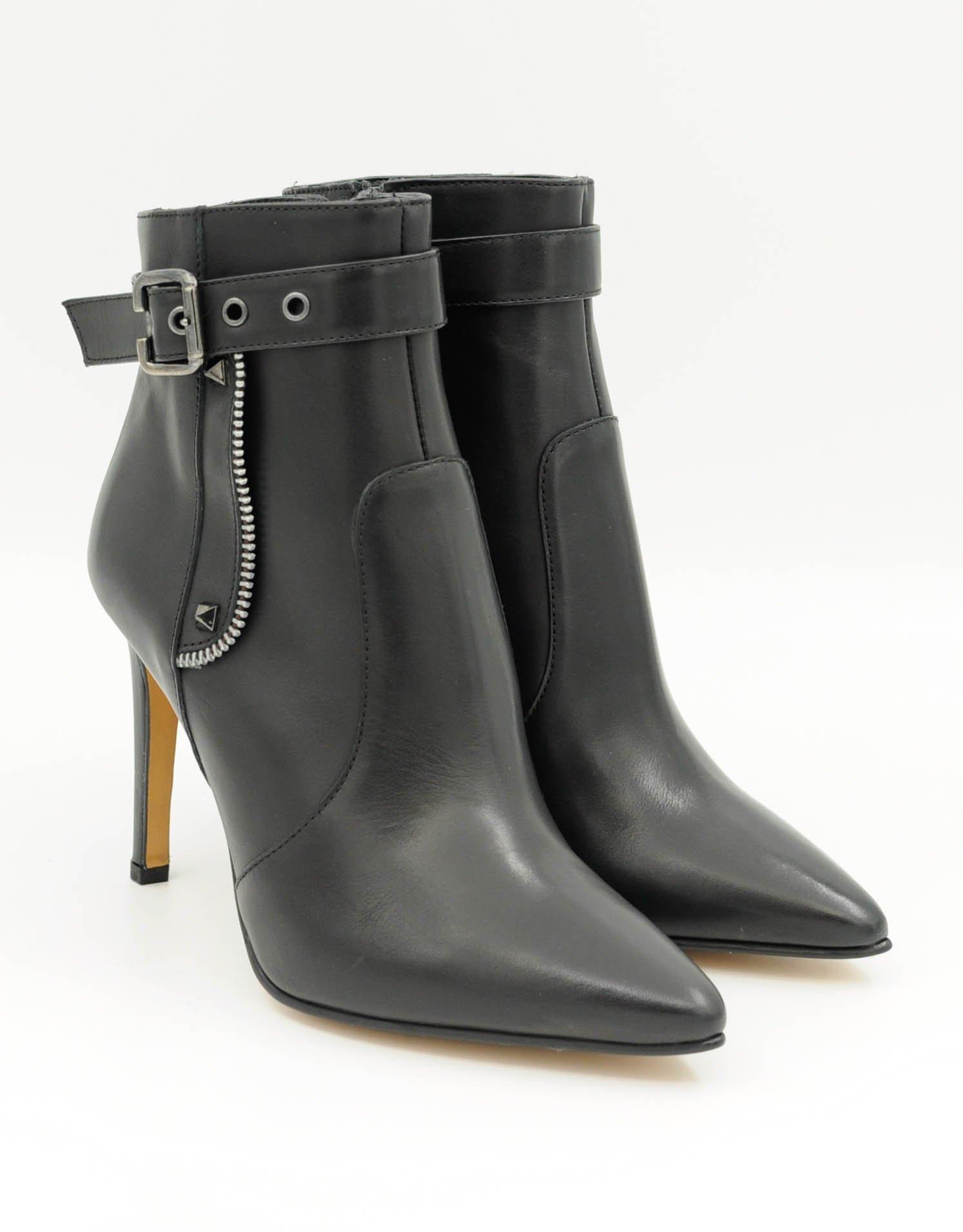 Paar Ženske kožne čizme na štiklu, Crne