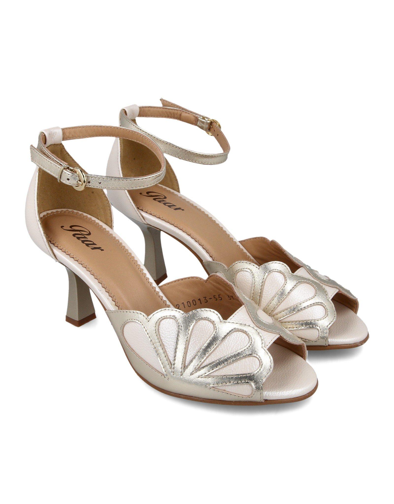 Paar Ženske kožne sandale na štiklu, Bež