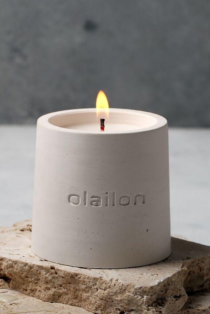 Aberto Design Betonska sveća Konik, Miris vanile i ruže, Parafin i soja, 8.5 cm, Bela
