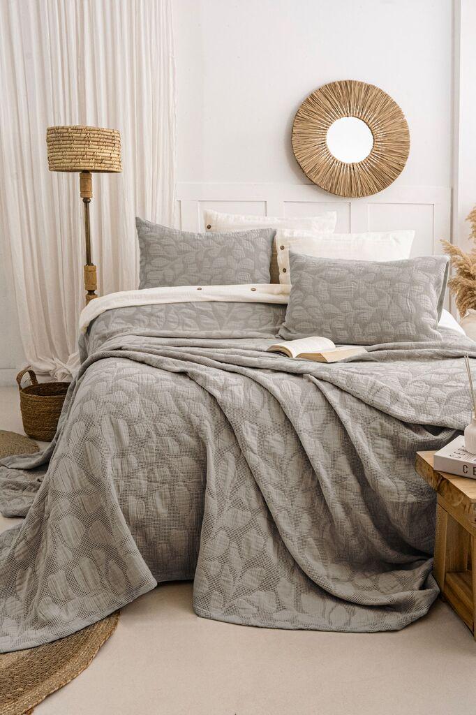 L'essentiel Maison Set Prekrivač i jastučnice Bambi, 240x260 cm, Sivi