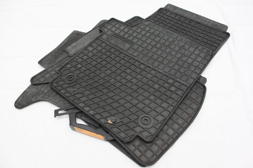 Frogum Tipske patosnice za  VW Amarok (2009+)